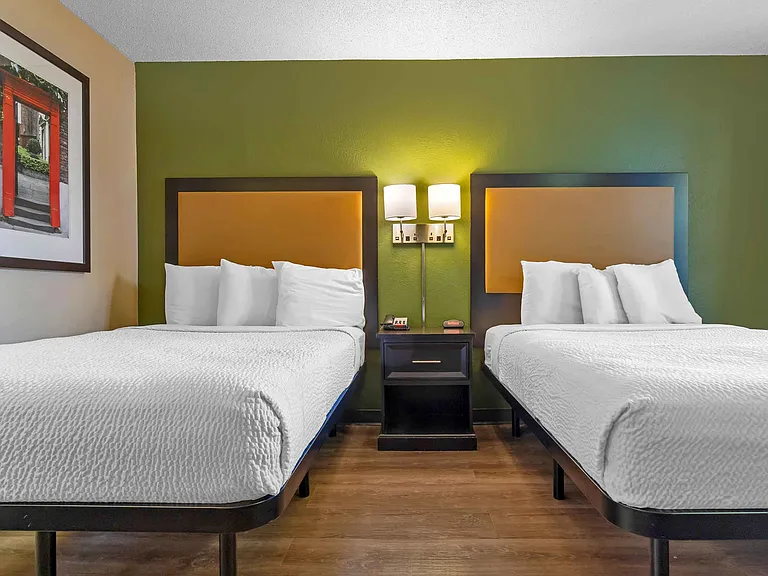 Studio Suite - 2 Full Beds