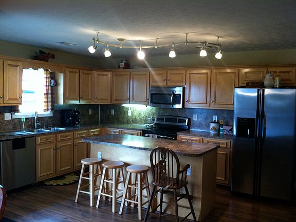 2nd image of 71 Redwood Dr