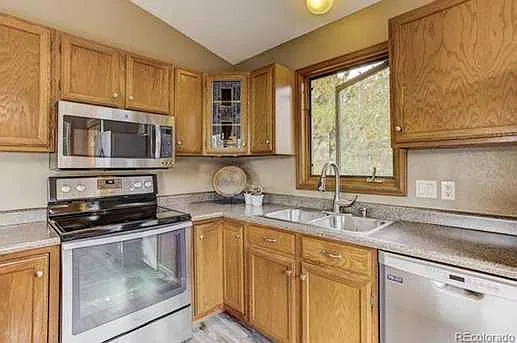 3 bed, 1700 sqft, $4,000 — Photo 4