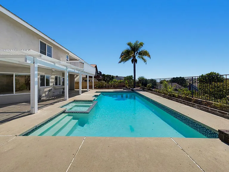 1038 Rimwood Dr — Photo 46