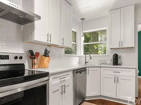 5th image of 3309 Sorrento Ct