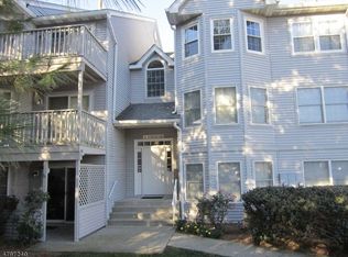 11 Boulder Run, Paterson, NJ 07501