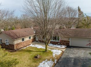 W330S8218 Country Ln, Mukwonago, WI 53149