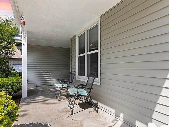 3rd image of 10037 Asbury Ln