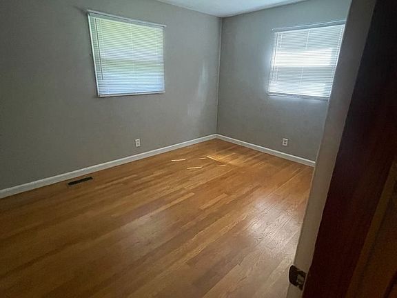 4th image of 208 Swanee Dr