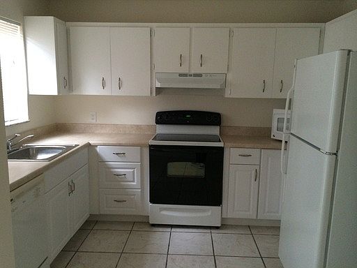 4th image of 11506 NW 44th St