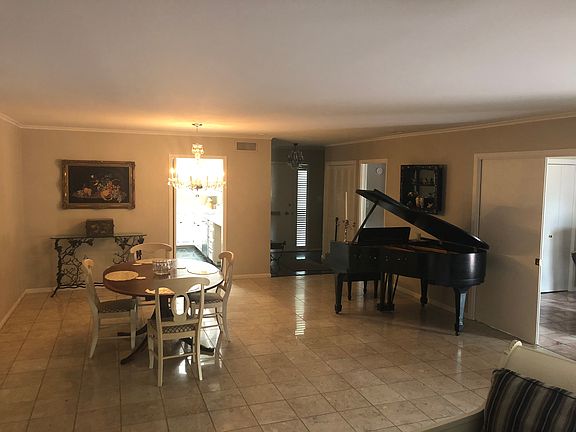 4th image of 2511 Gladney Ln