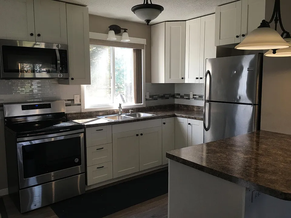 320 Fryklund Dr #2