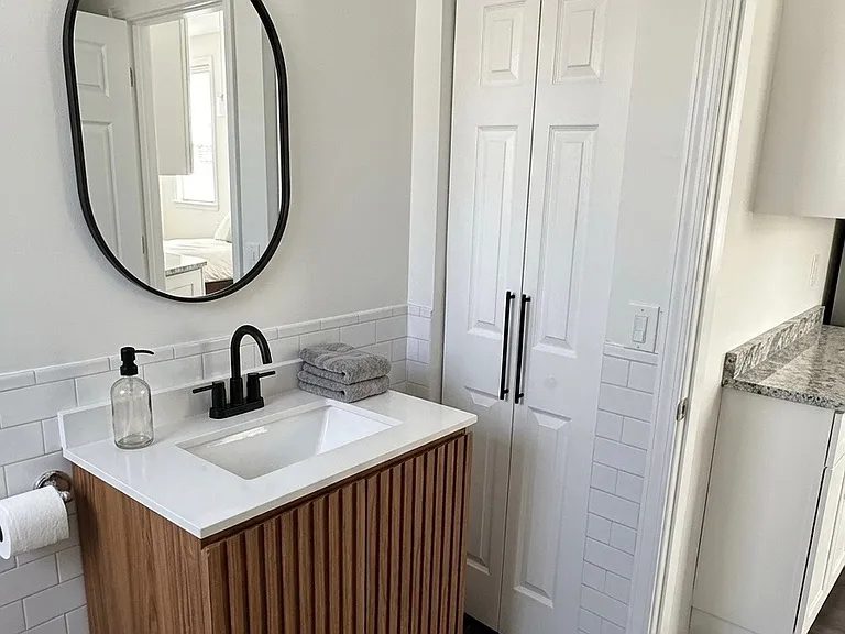 1641 N Rockwell St #2F — Photo 7