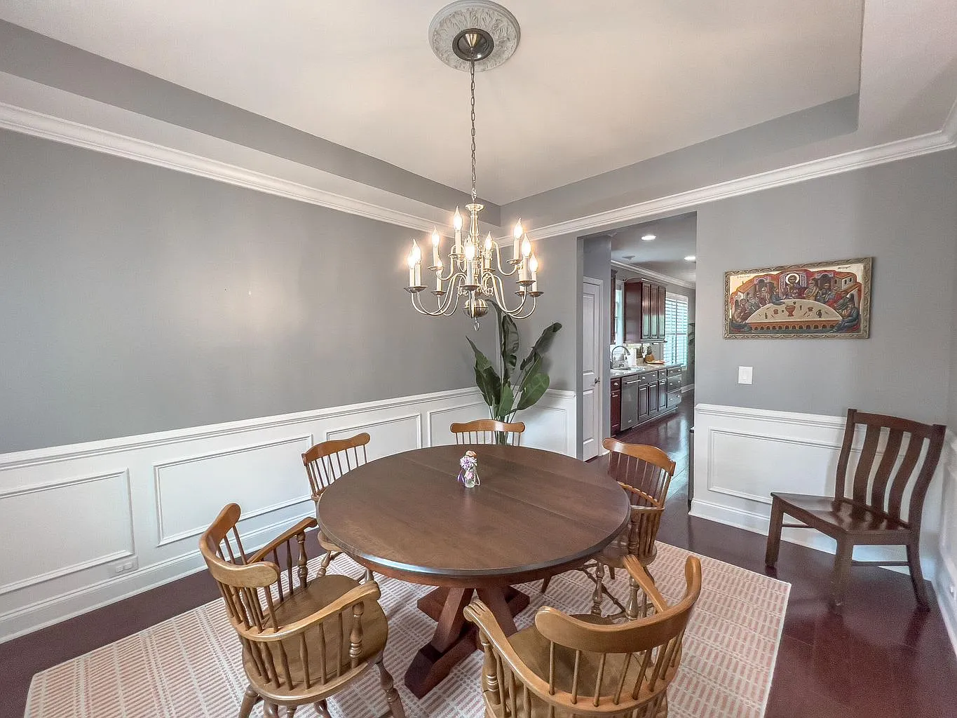 5 bed, 3.5 bath, 3195 sqft, $2,950 — Photo 2