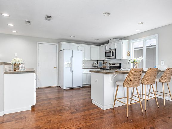 2nd image of 7715 Wrigley Dr