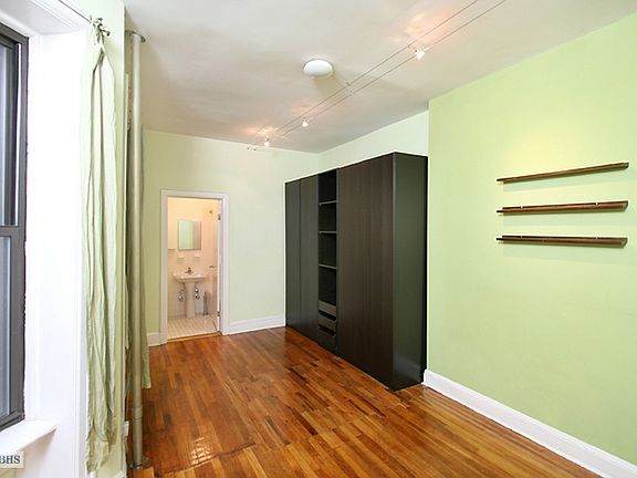 4th image of 916 Union St APT 1A