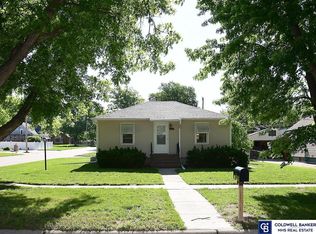 1730 N Grant Ave, York, NE 68467