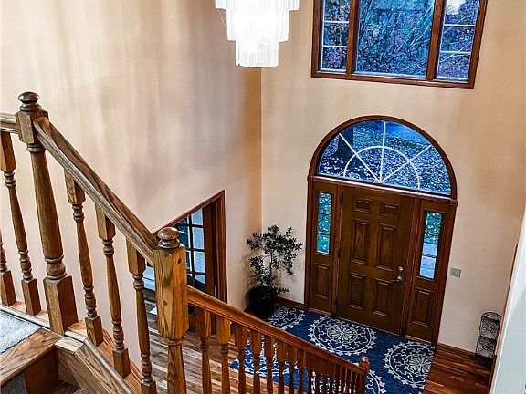 3rd image of 102 Beau Dr