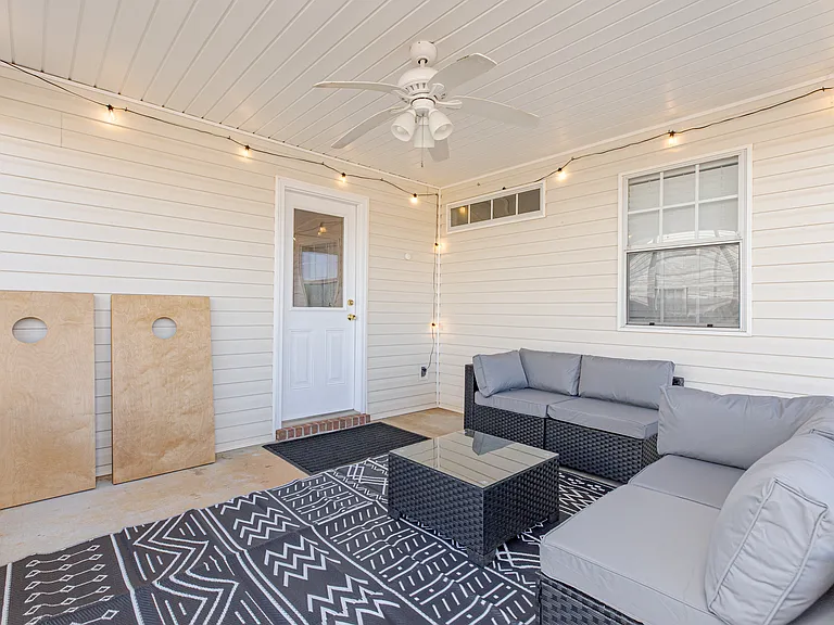 208 Falkirk Dr — Photo 70