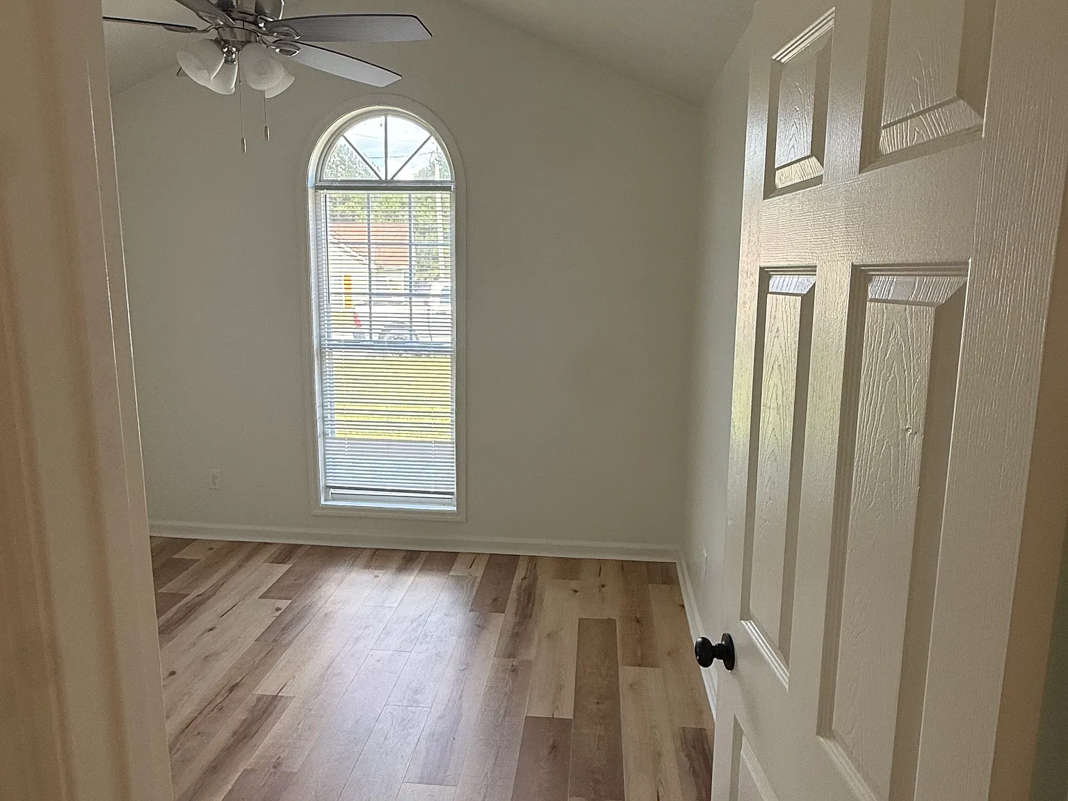3 bed, 1072 sqft, $1,500 — Photo 3