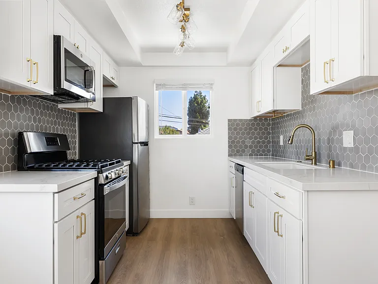 416 Church Ave — Photo 1