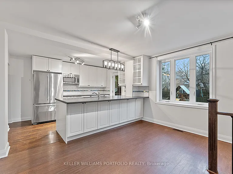 40 Scarboro Cres — Photo 21