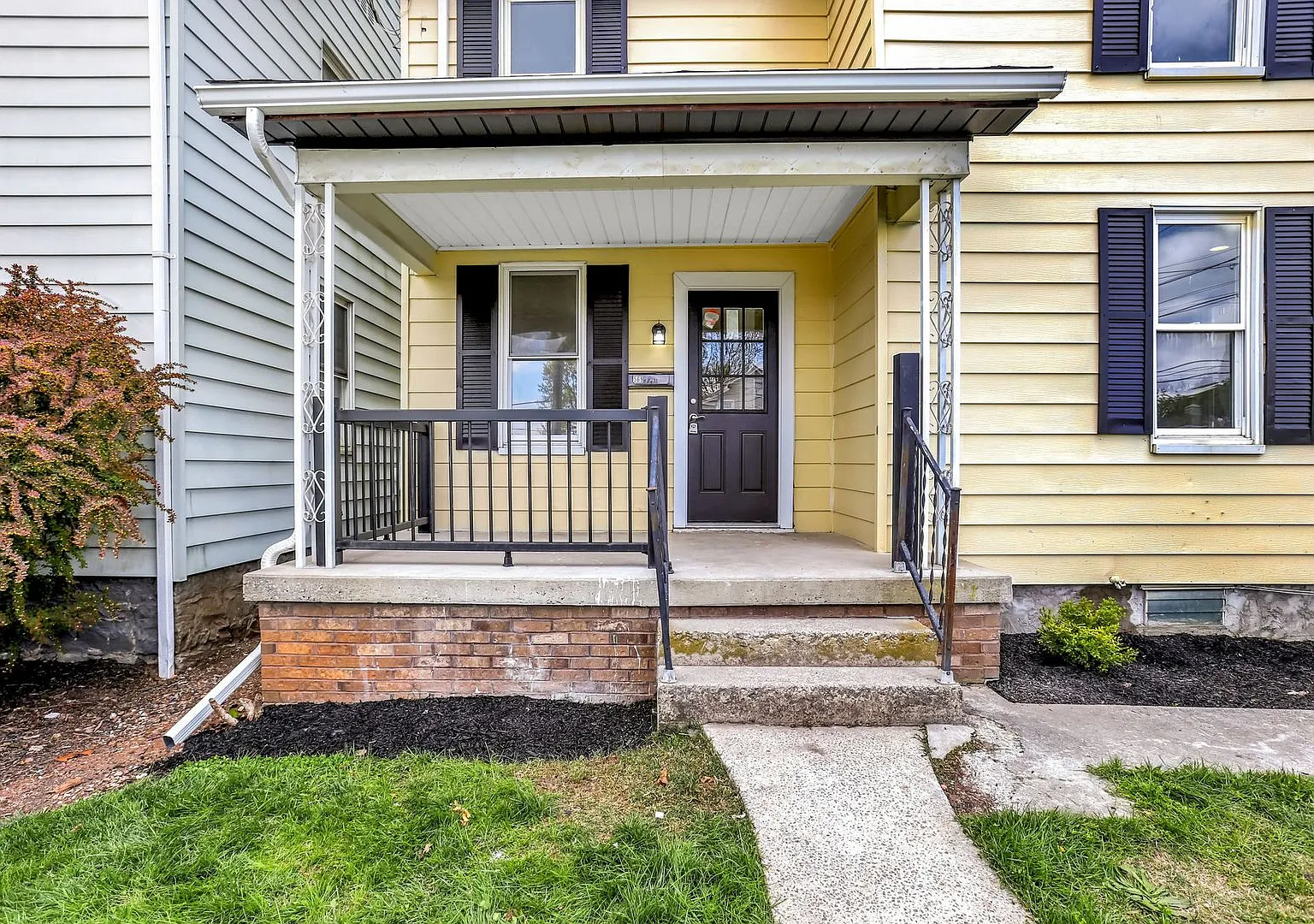 Newly Renovated 4 Bedroom Home in Chambersburg — Photo 2