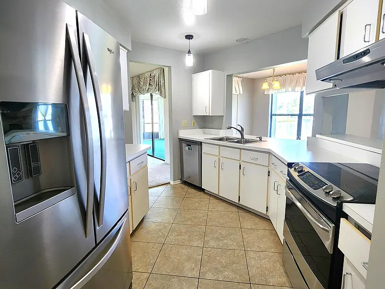 1244 Lakeview Dr — Photo 8