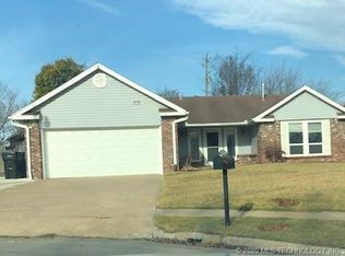 4212 W Vandalia St, Broken Arrow, OK 74012