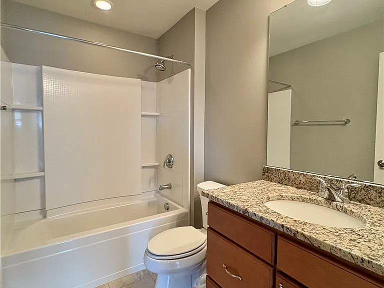 2046 Croghan Dr — Photo 15
