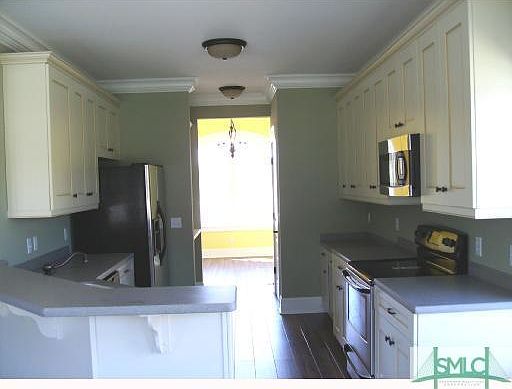 3rd image of 216 Millstone Court