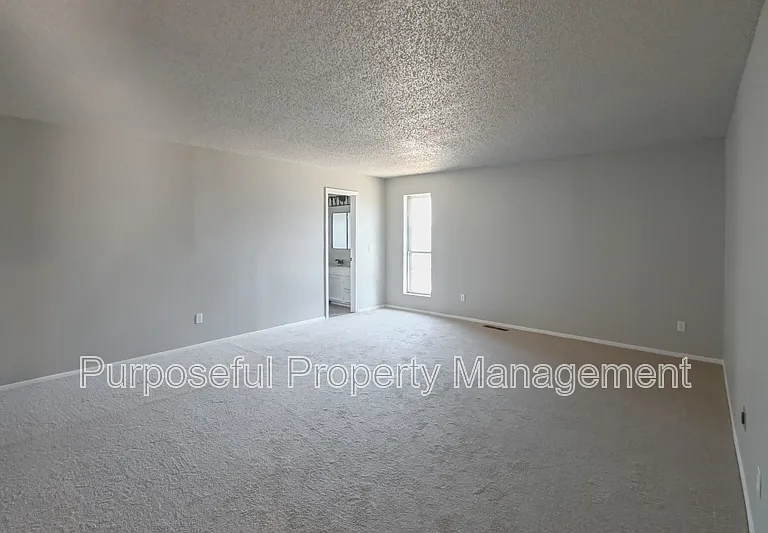 8224 NW 87th St — Photo 29