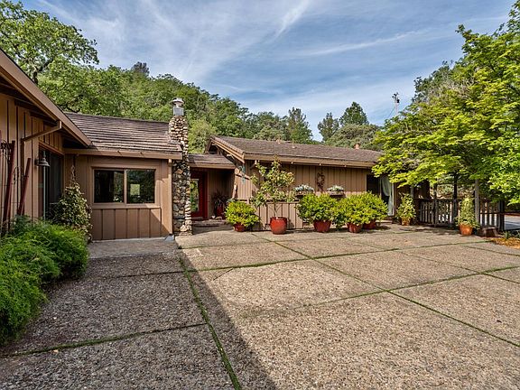4th image of 308 Jefferson Lane