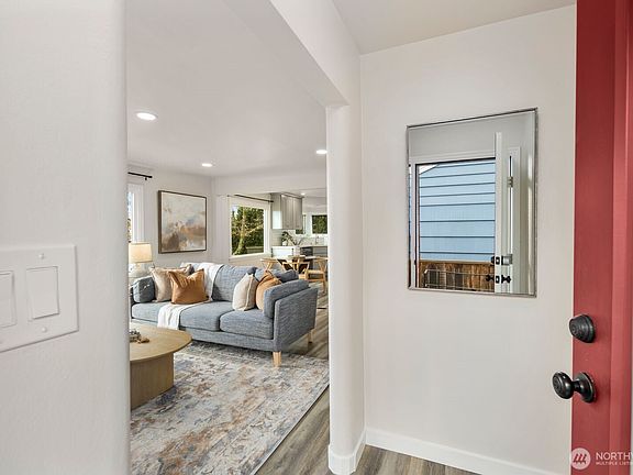3rd image of 6023 35th Avenue SW