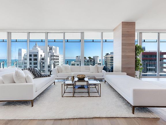 5th image of 120 Ocean Dr APT 900