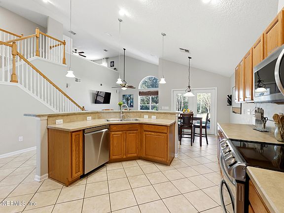 3rd image of 1264 RIBBON Road