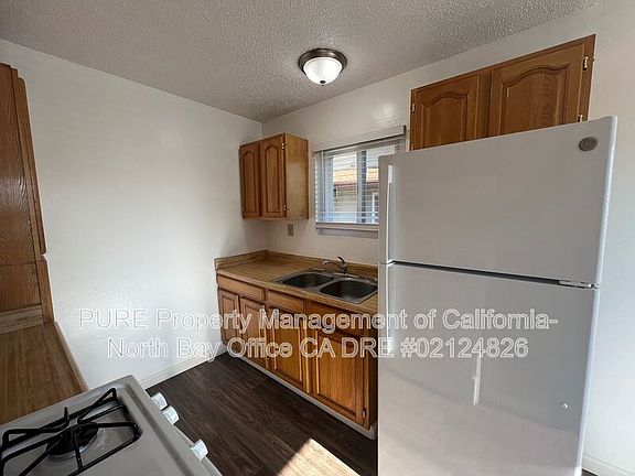 4th image of 150 Oak Manor Ct APT D