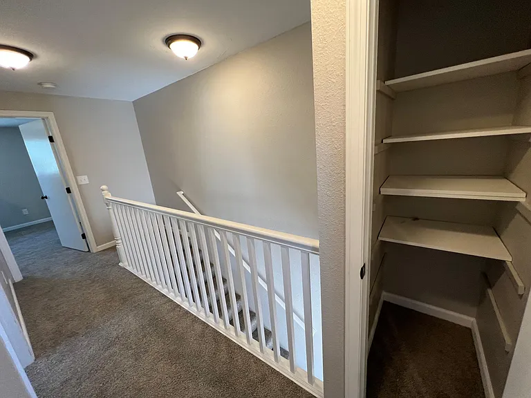 2549 NW Fairlawn St — Photo 13