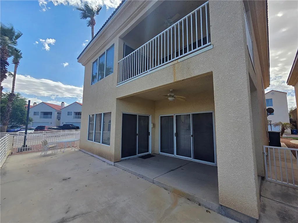 3 bed, 2.5 bath, 2502 sqft, $2,750 — Photo 4