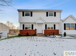 39 Frederick Pl, Old Bridge, NJ 08857