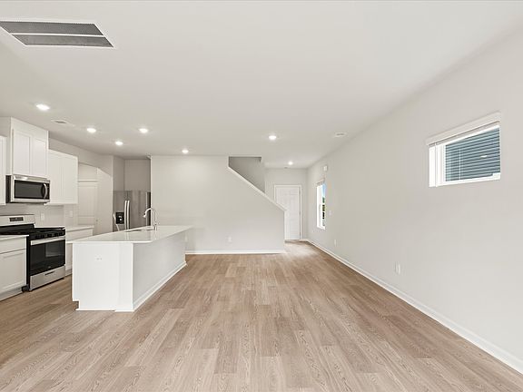 Welcome to the Roswell floorplan at Pleasant Brook.