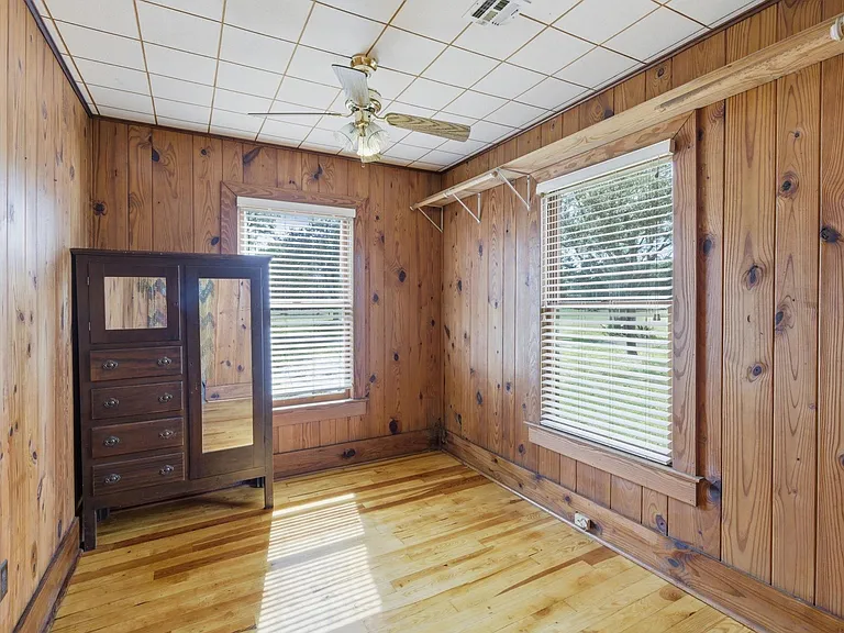 1046 Hollis Rd — Photo 45