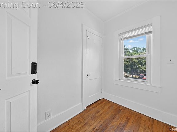2nd image of 351 Edgewood Pl