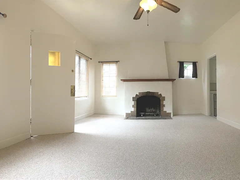 1217 Oak Grove Ave #8 — Photo 2