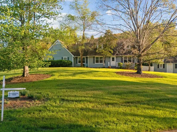 1818 Nantasket Rd, Knoxville, TN 37922