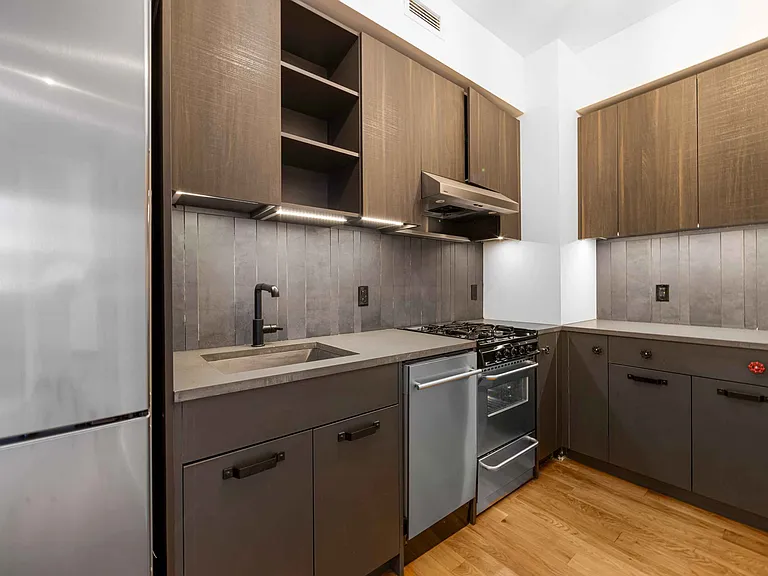 123 Melrose St #672 — Photo 4