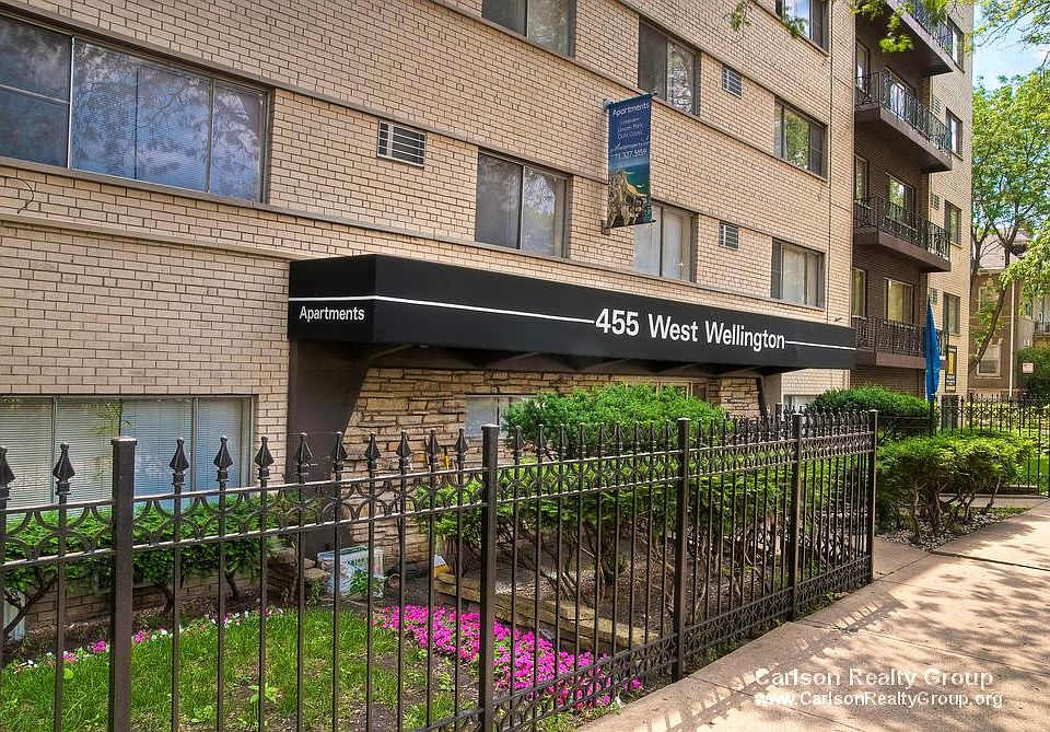 1st image of 449 W Wellington Ave