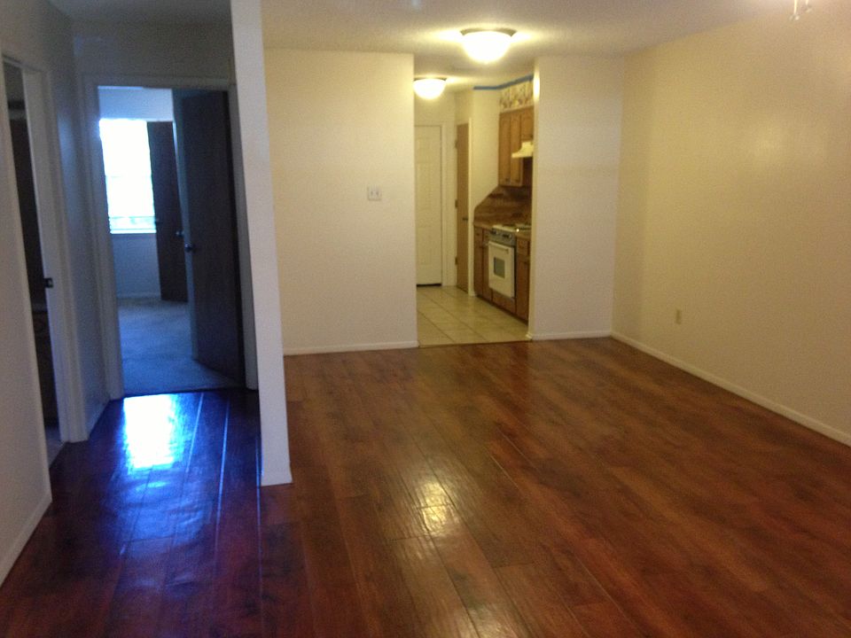 2nd image of 102 Bass Dr