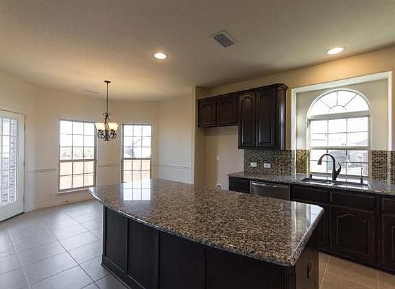 Granite and Double Ovens