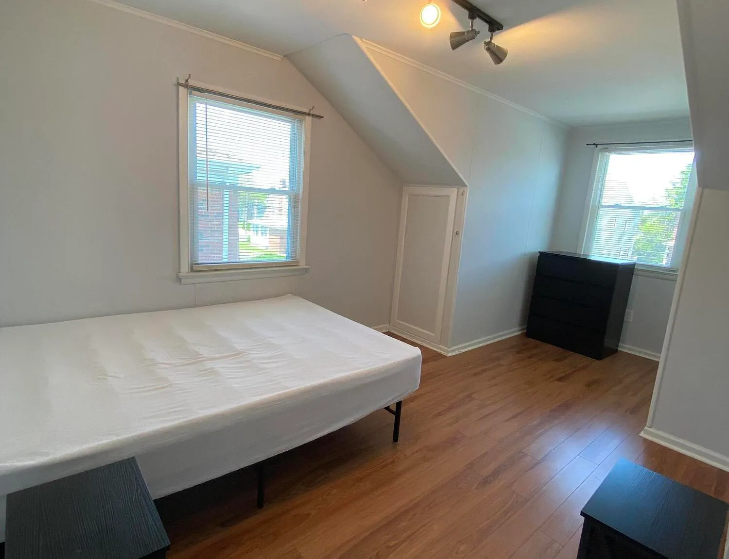 2 bed, $1,800 — Photo 3