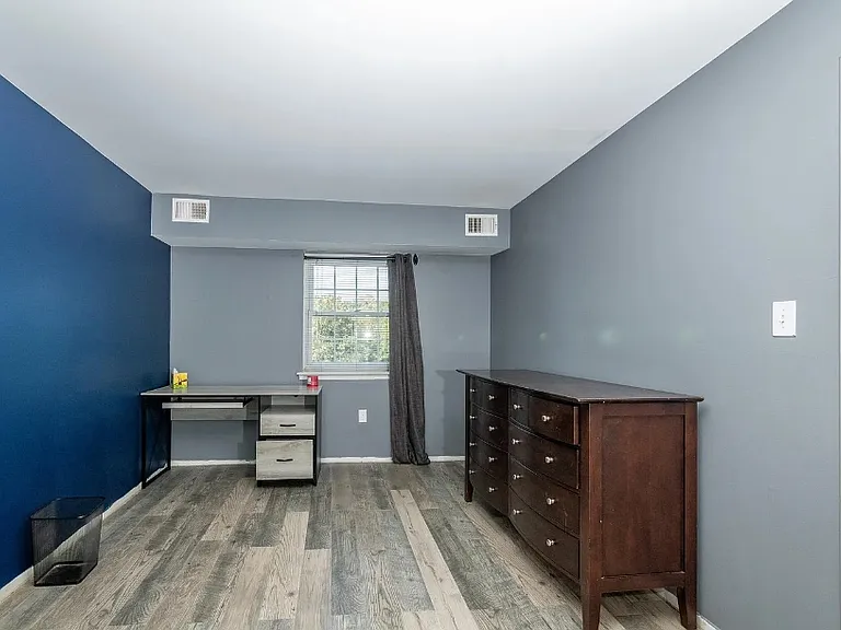 1821 Valley Dr #B2 — Photo 3