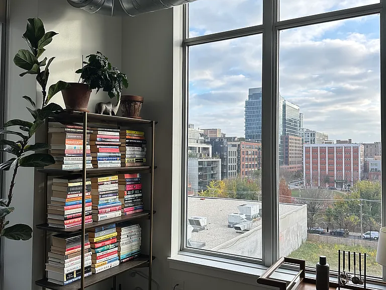901 W Madison St #606 — Photo 3