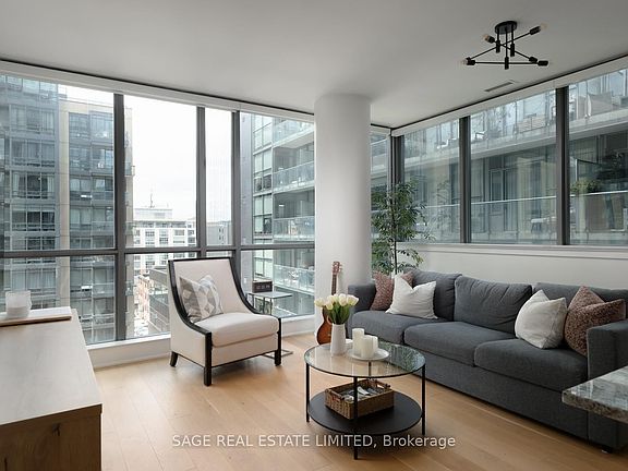 3rd image of 8 Charlotte St #902