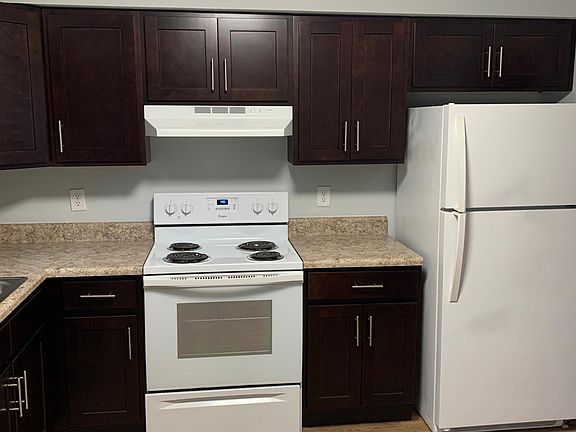 3rd image of 207 Mound Ct